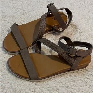 a.n.a Women's Brown Strappy Sandals